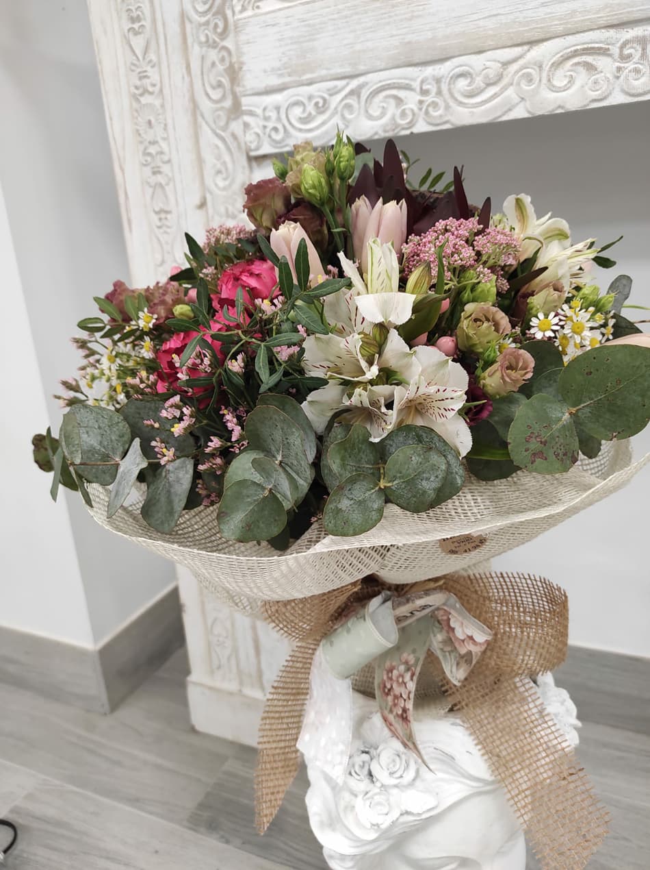  Ramos, tocados y composiciones florales